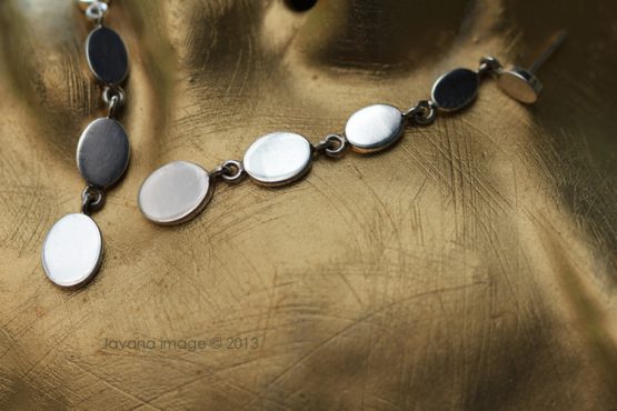 oval disc earrings