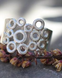circle crazy ring