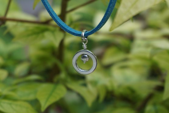 framed hammered bead