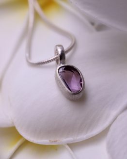 polki sapphire pendant