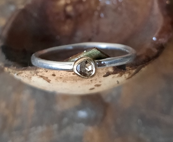 grey diamond ring - Image 3