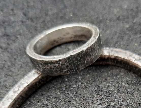 on the rocks ring